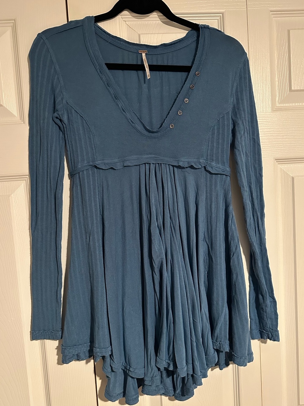 Free People Blue Long-Sleeve Tiers Knit Tunic Top